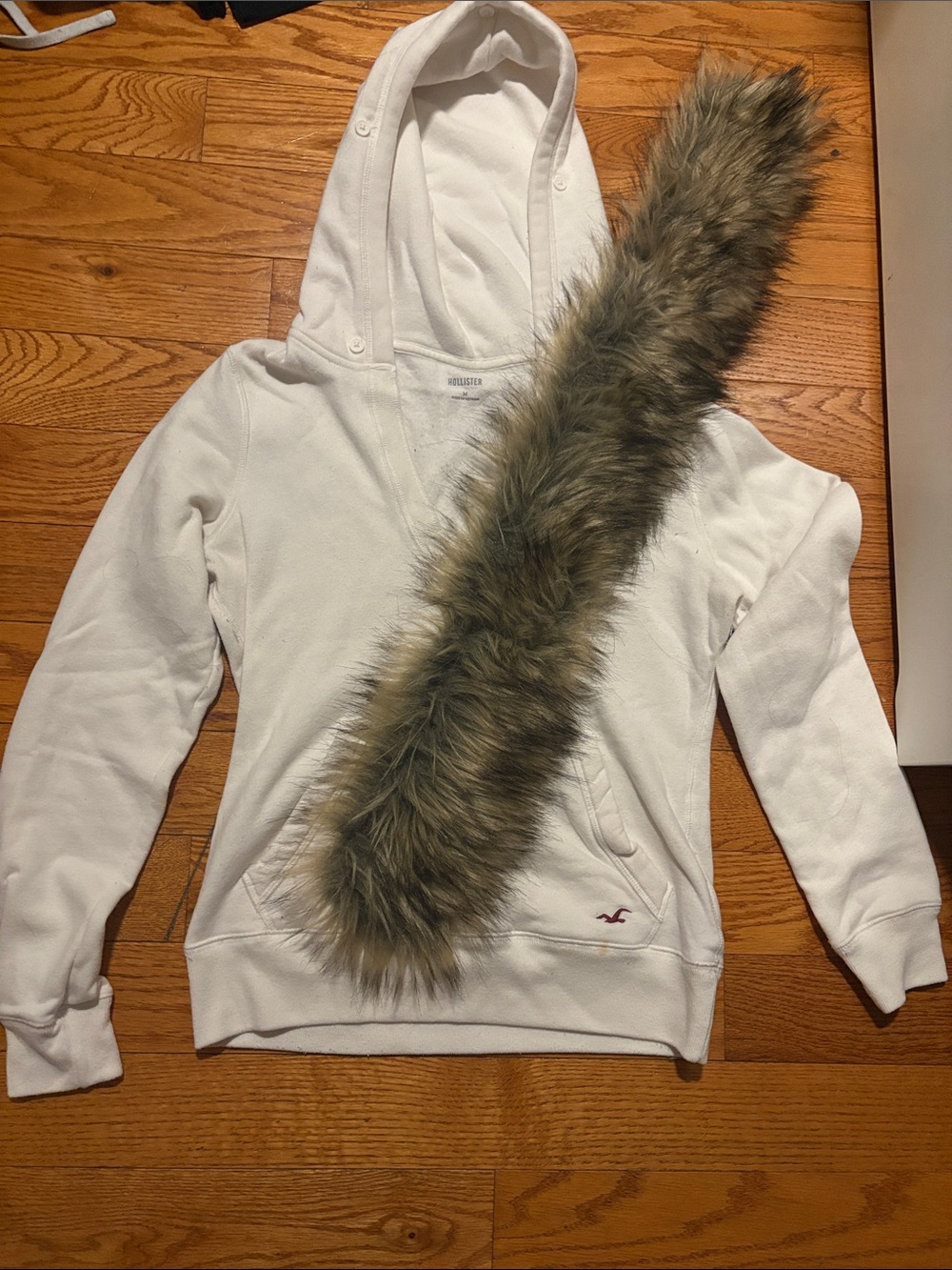 Hollister White Hooded Pullover with Removable Faux Fur Trim